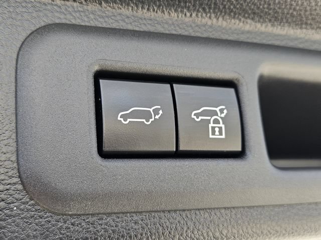 Used 2024 Toyota Sequoia Platinum AWD/4WD image 18