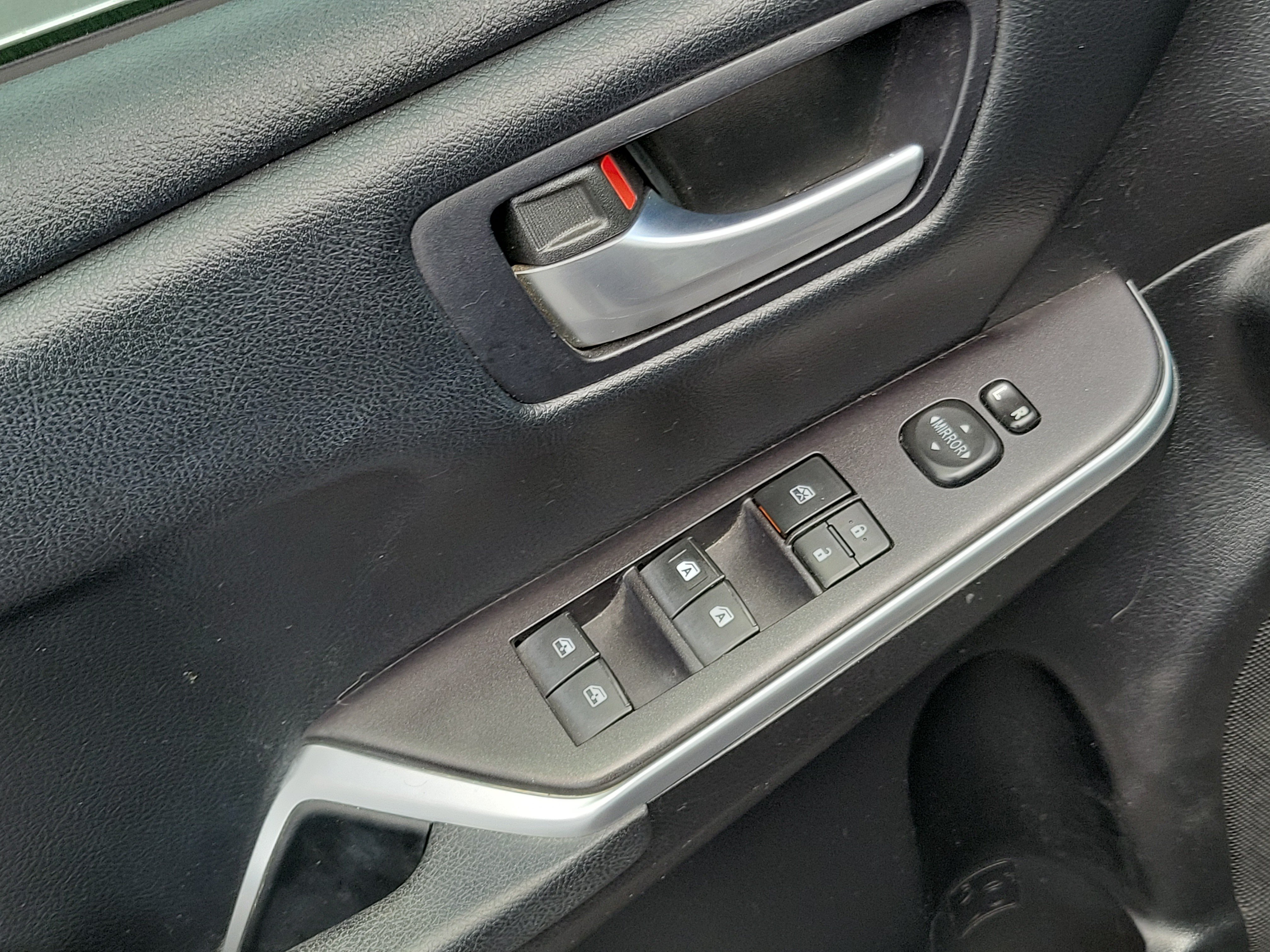 Used 2016 Toyota Camry SE FWD image 20