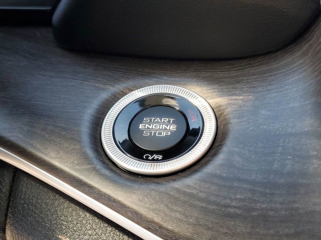 Used 2023 Jeep Grand Cherokee Limited image 18