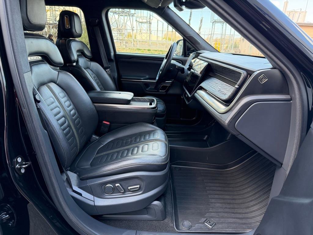 Used 2022 Rivian R1T Adventure image 17