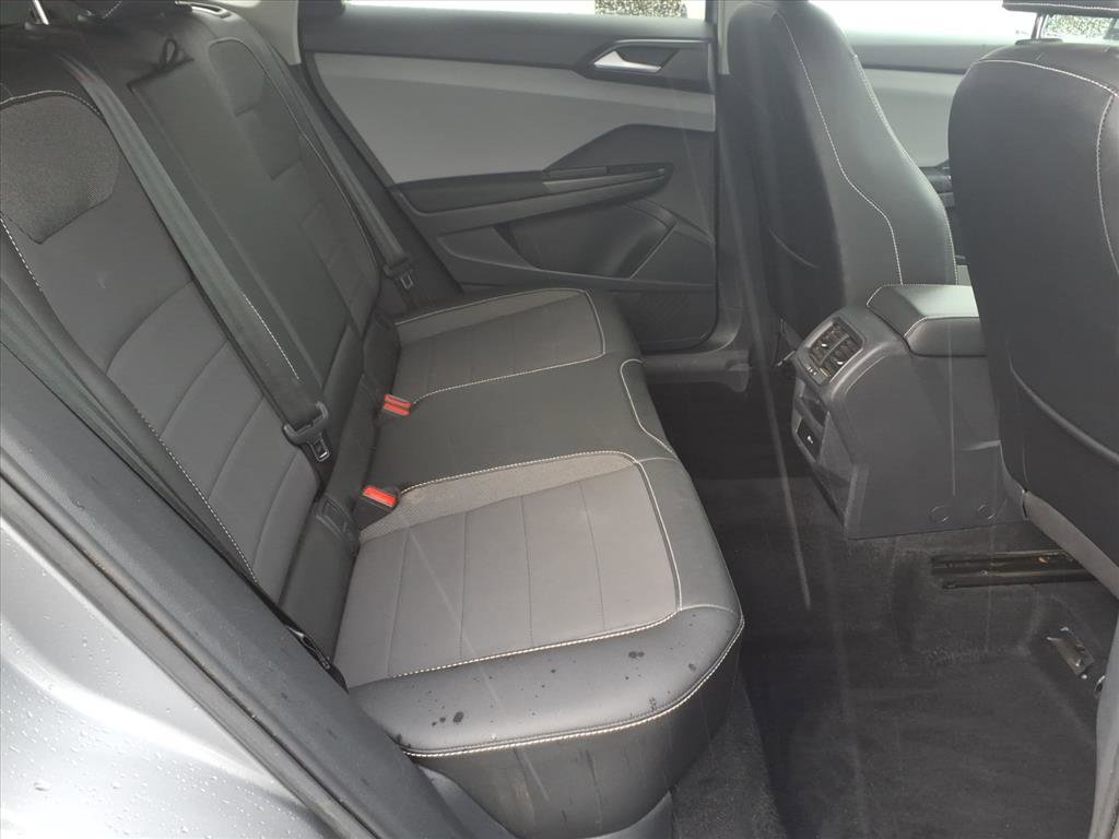 Certified 2023 Volkswagen Taos SE image 12