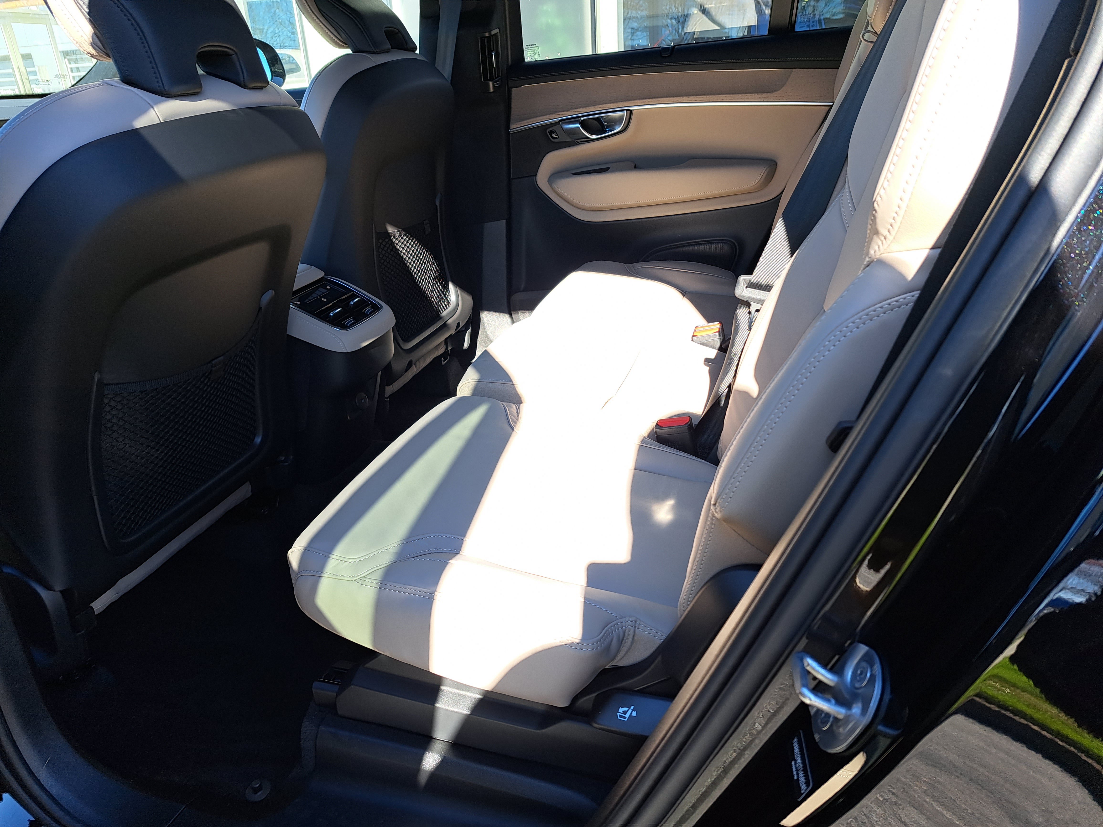 New 2026 Volvo XC90 B6 Ultra w/ Lounge Package AWD/4WD image 7