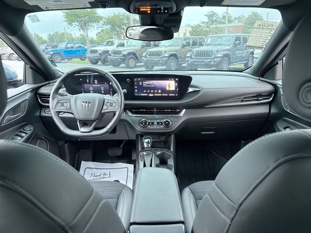Used 2025 Buick Envista Preferred w/ Convenience I Package FWD image 27
