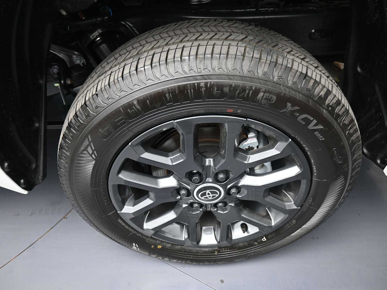 New 2024 Toyota Tundra Platinum AWD/4WD image 15