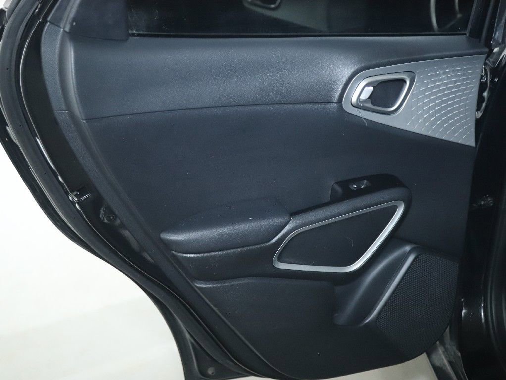 Used 2022 Kia Soul LX w/ Technology Package image 13