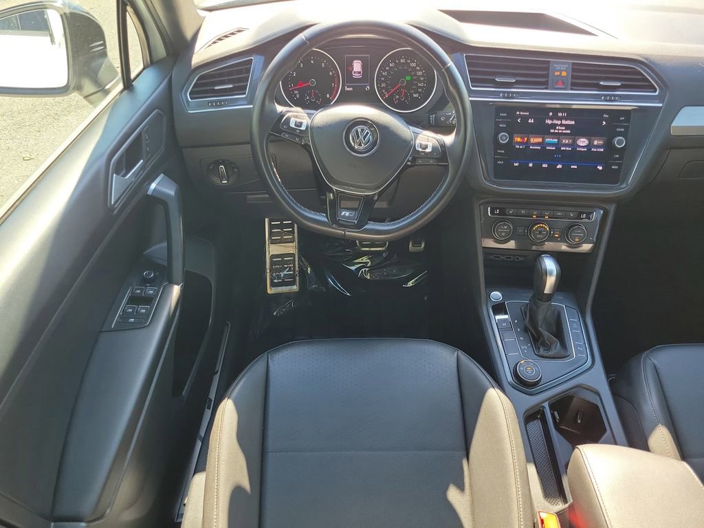 Used 2020 Volkswagen Tiguan SE R-Line w/ 3rd Row Seat Package image 23