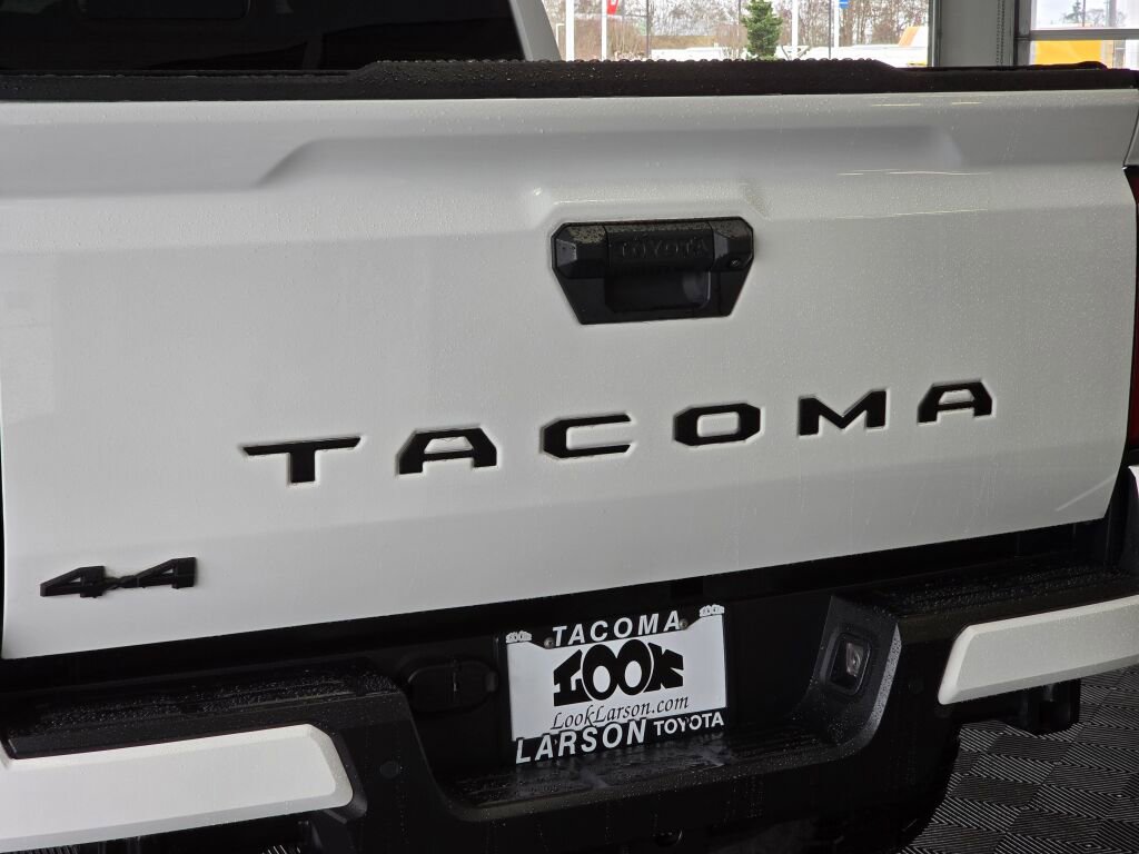 Used 2024 Toyota Tacoma TRD Sport w/ TRD Sport Upgrade Package image 13