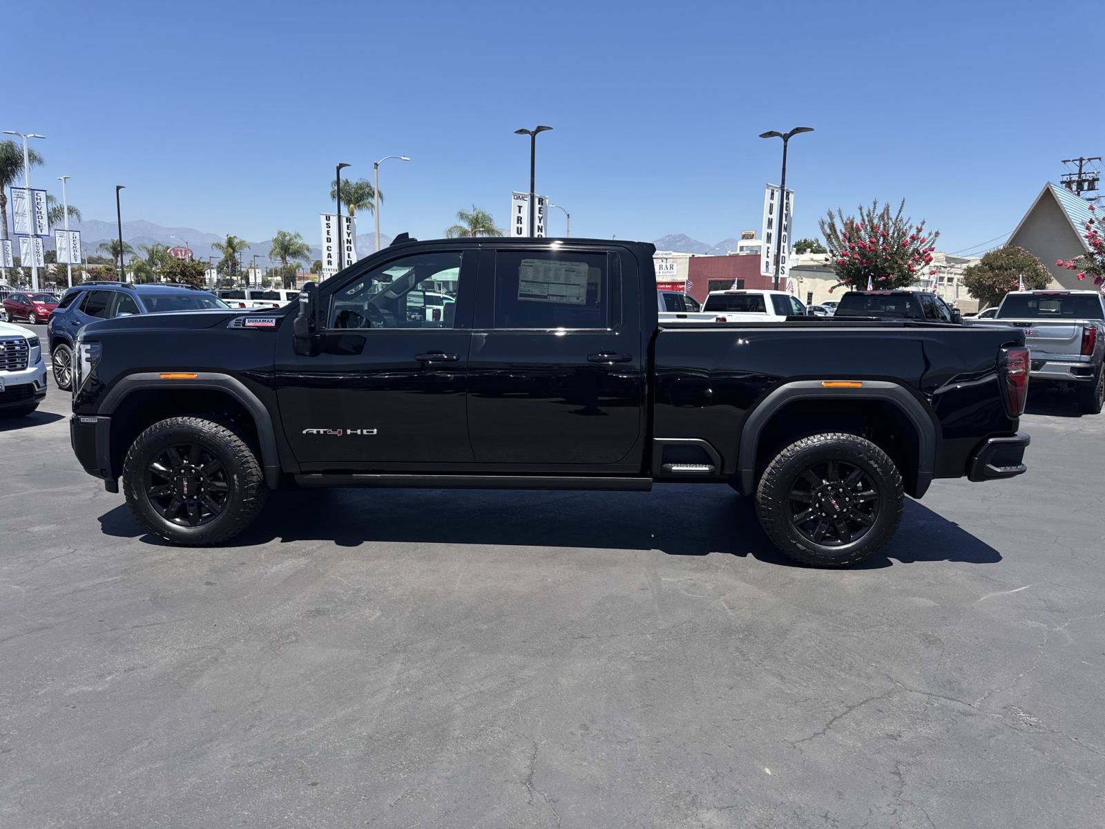New 2026 GMC Sierra 2500 AT4 w/ AT4 Premium Plus Package AWD/4WD image 6