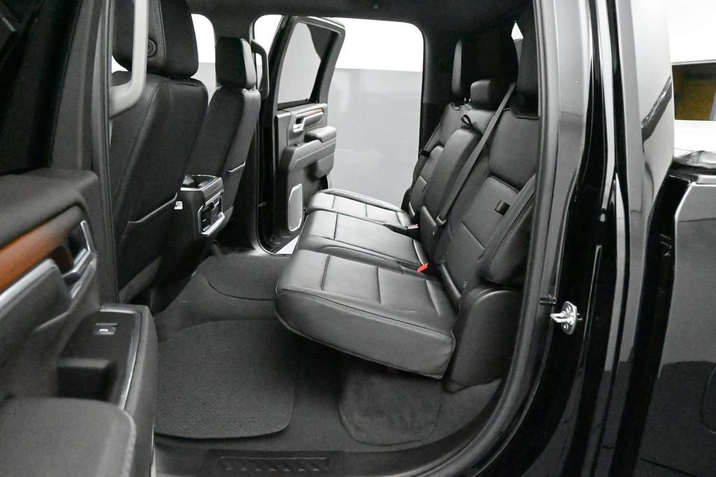 Used 2025 GMC Sierra 3500 Denali w/ Technology Package AWD/4WD image 17