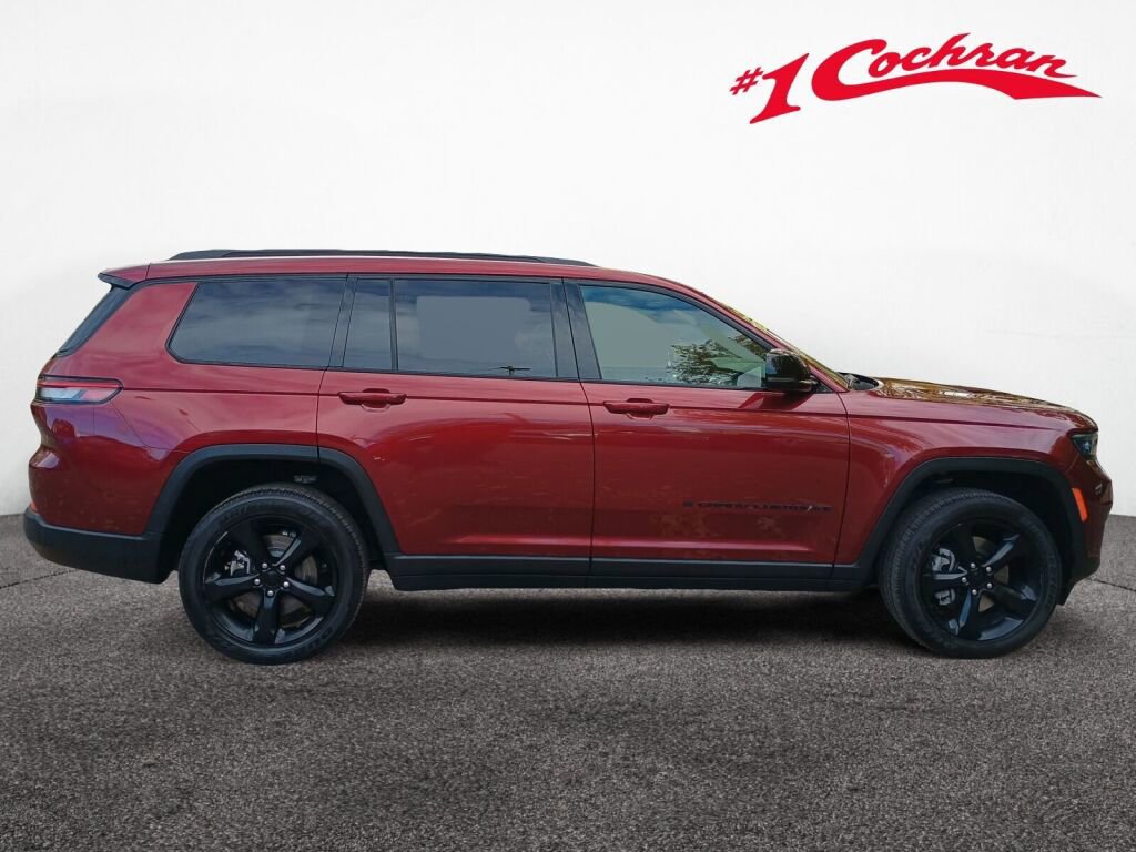 Used 2023 Jeep Grand Cherokee L Laredo image 8
