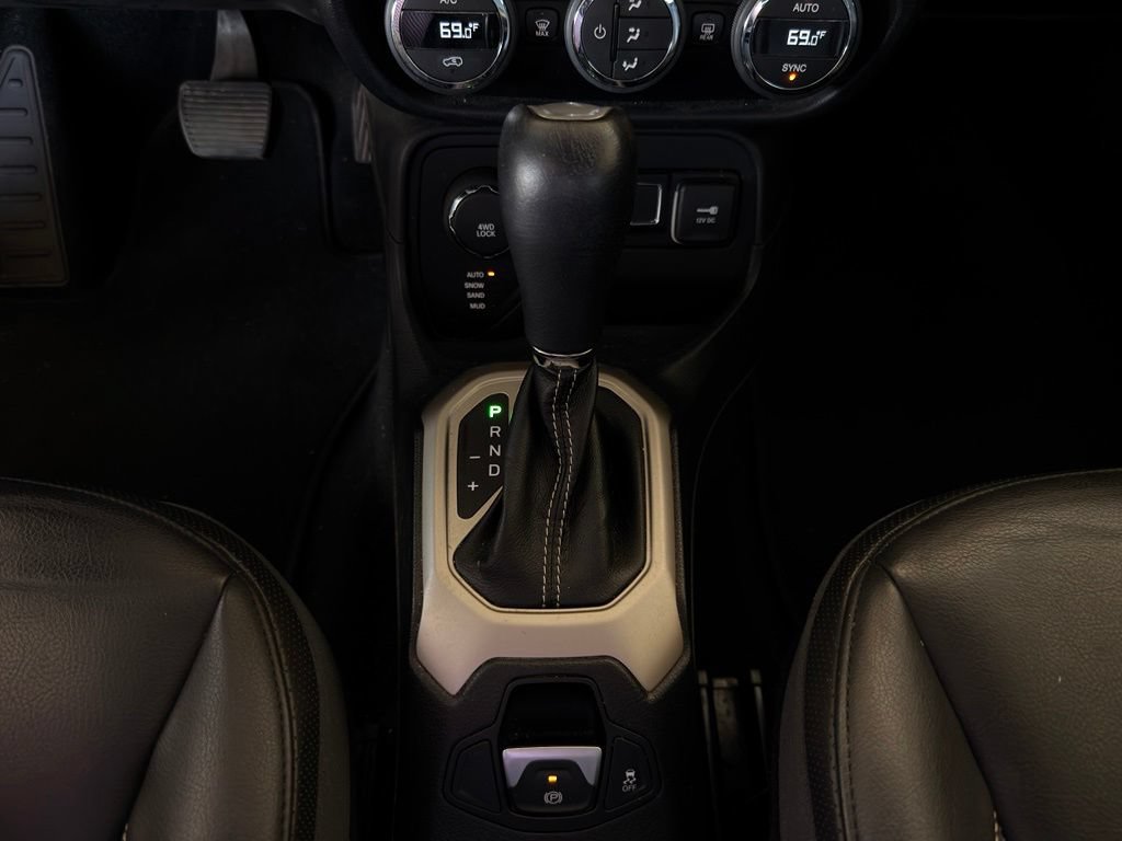 Used 2016 Jeep Renegade Limited AWD/4WD image 41