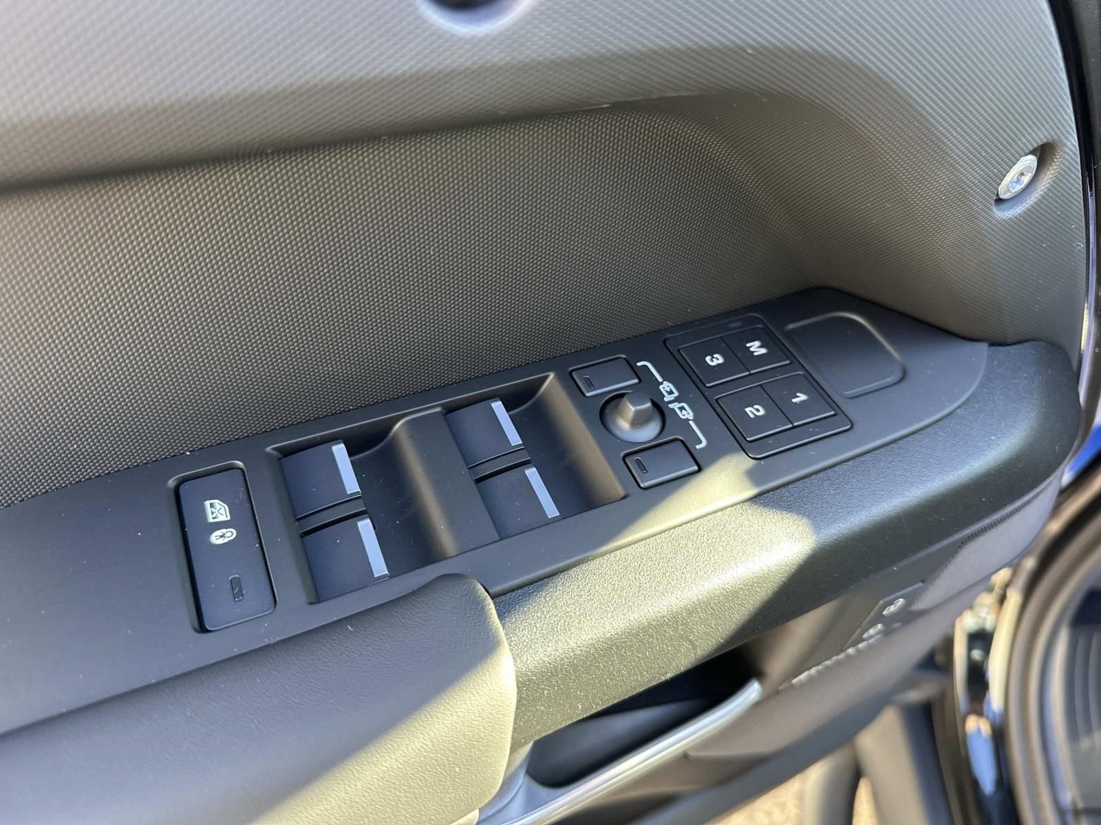 New 2026 Land Rover Defender 130 V8 image 10