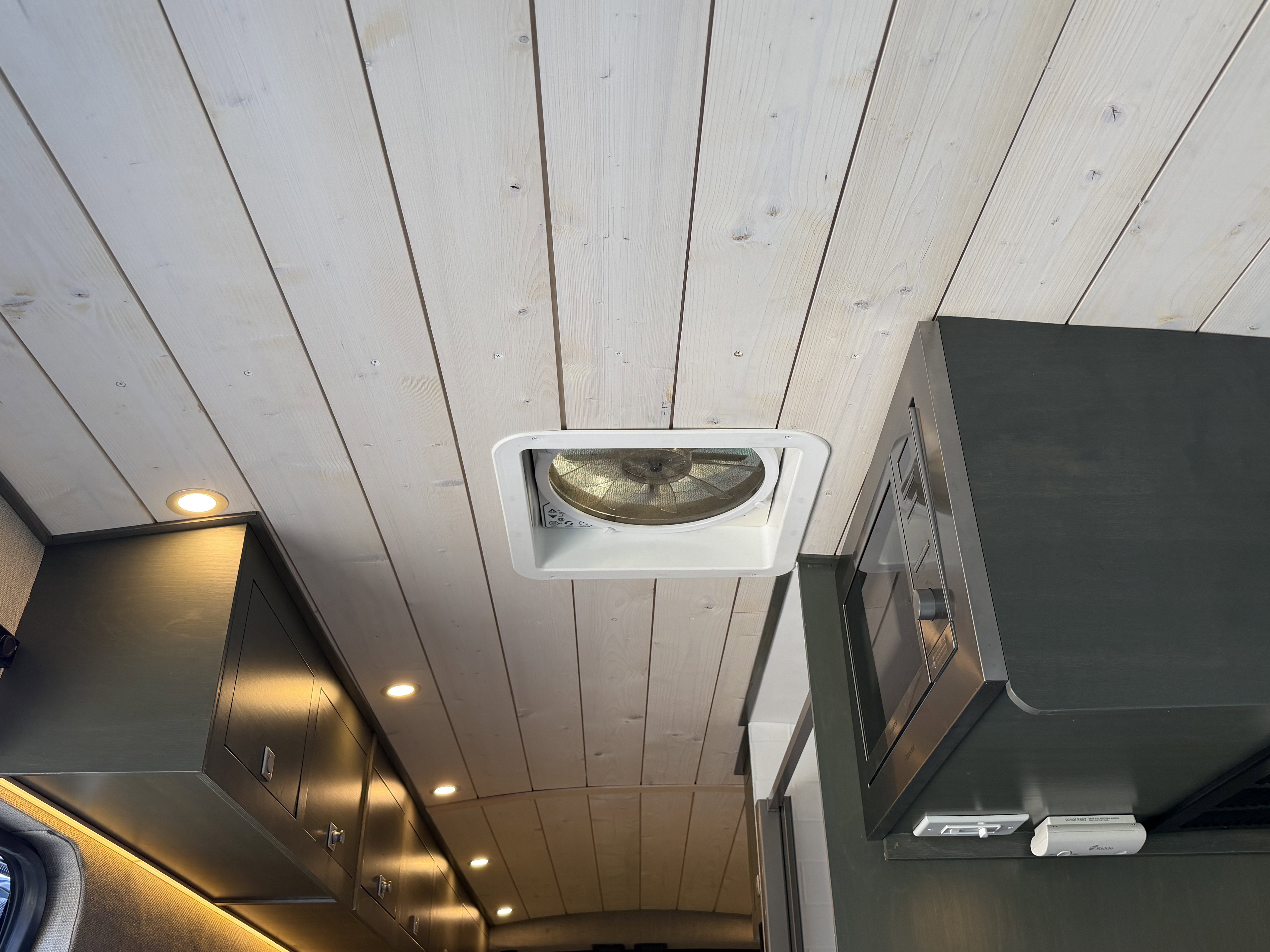 Used 2021 Ford Transit 250 148 High Roof Extended AWD image 38