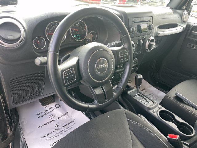 Used 2015 Jeep Wrangler Sahara w/ Connectivity Group AWD/4WD image 23