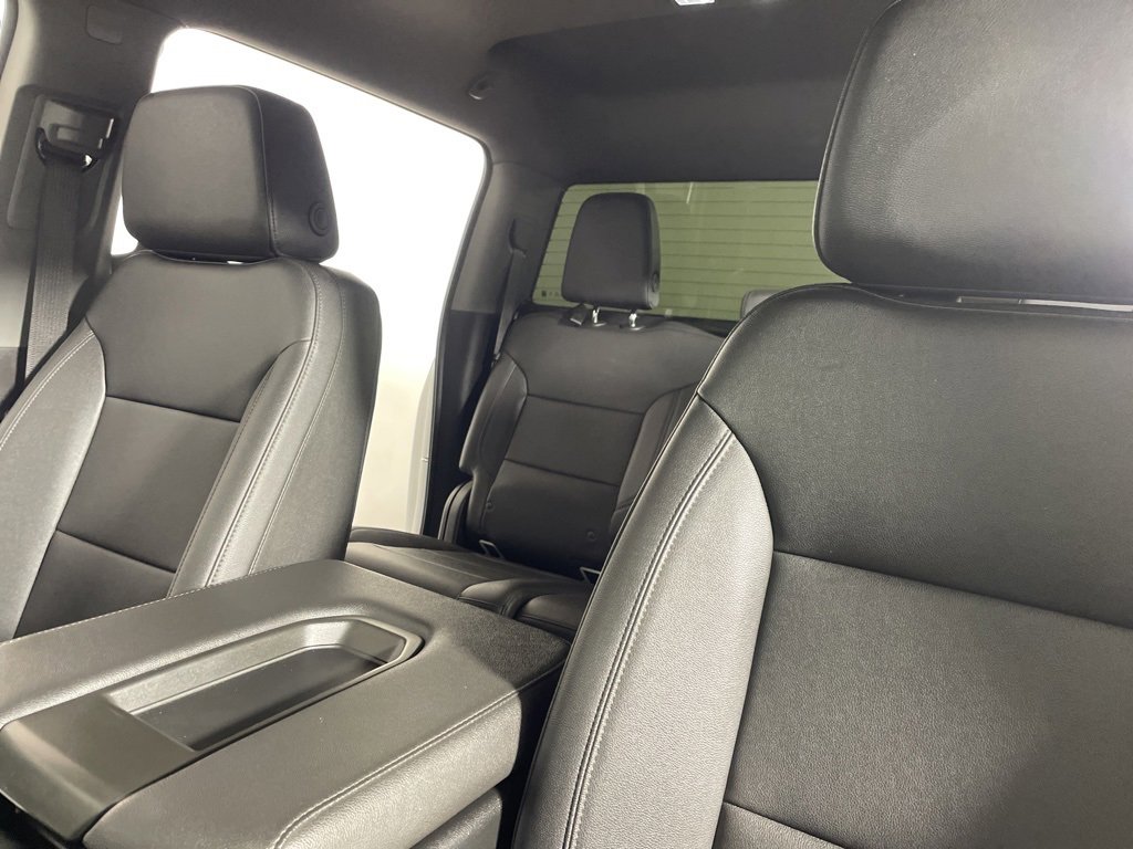 Used 2025 Chevrolet Silverado 3500 W/T image 18