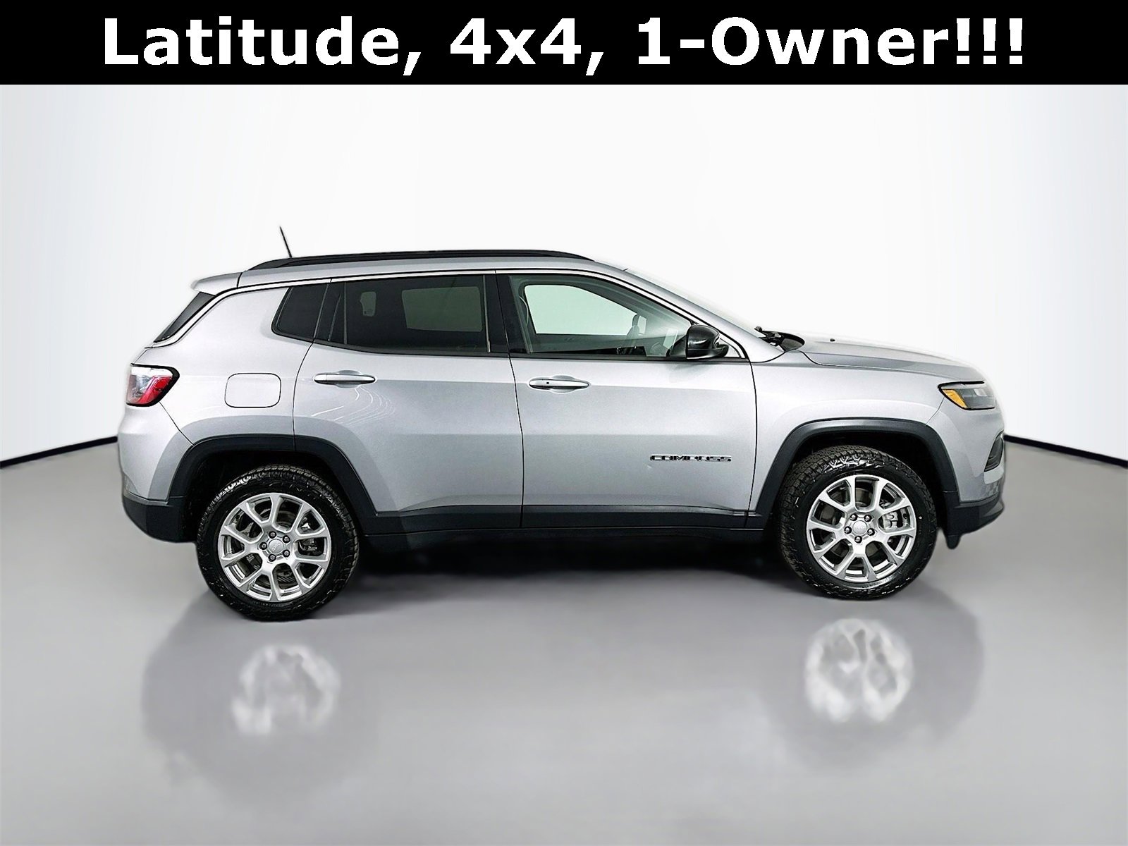 Used 2023 Jeep Compass Latitude w/ Sun and Sound Group image 9