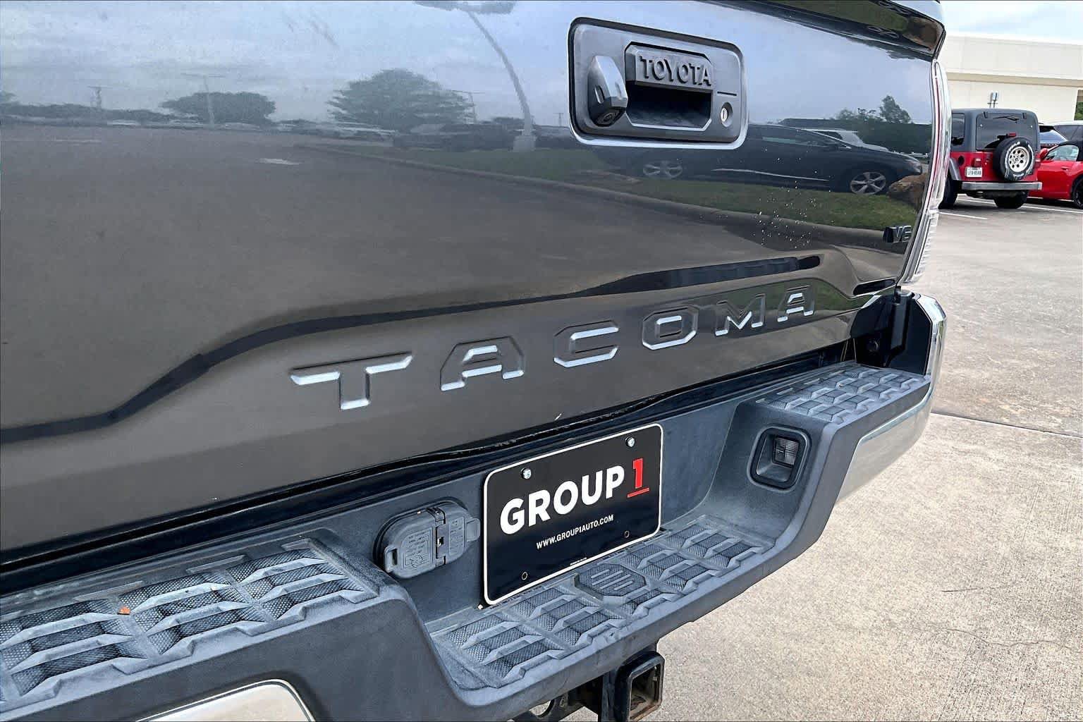 Used 2020 Toyota Tacoma TRD Off-Road AWD/4WD image 29