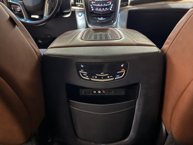 Used 2016 Cadillac Escalade Premium AWD/4WD image 28