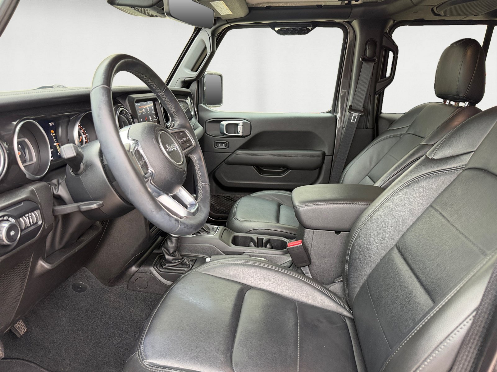 Used 2022 Jeep Wrangler Unlimited Sahara AWD/4WD image 10