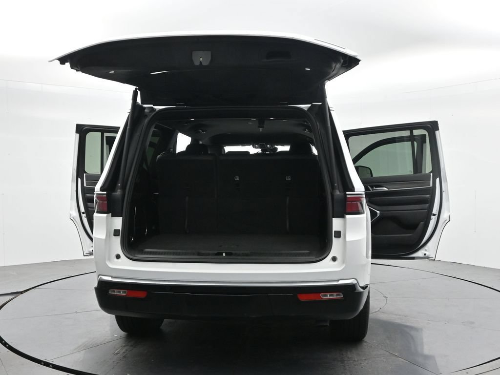 Used 2024 Jeep Wagoneer Series II w/ Flexible Seating Group RWD image 42
