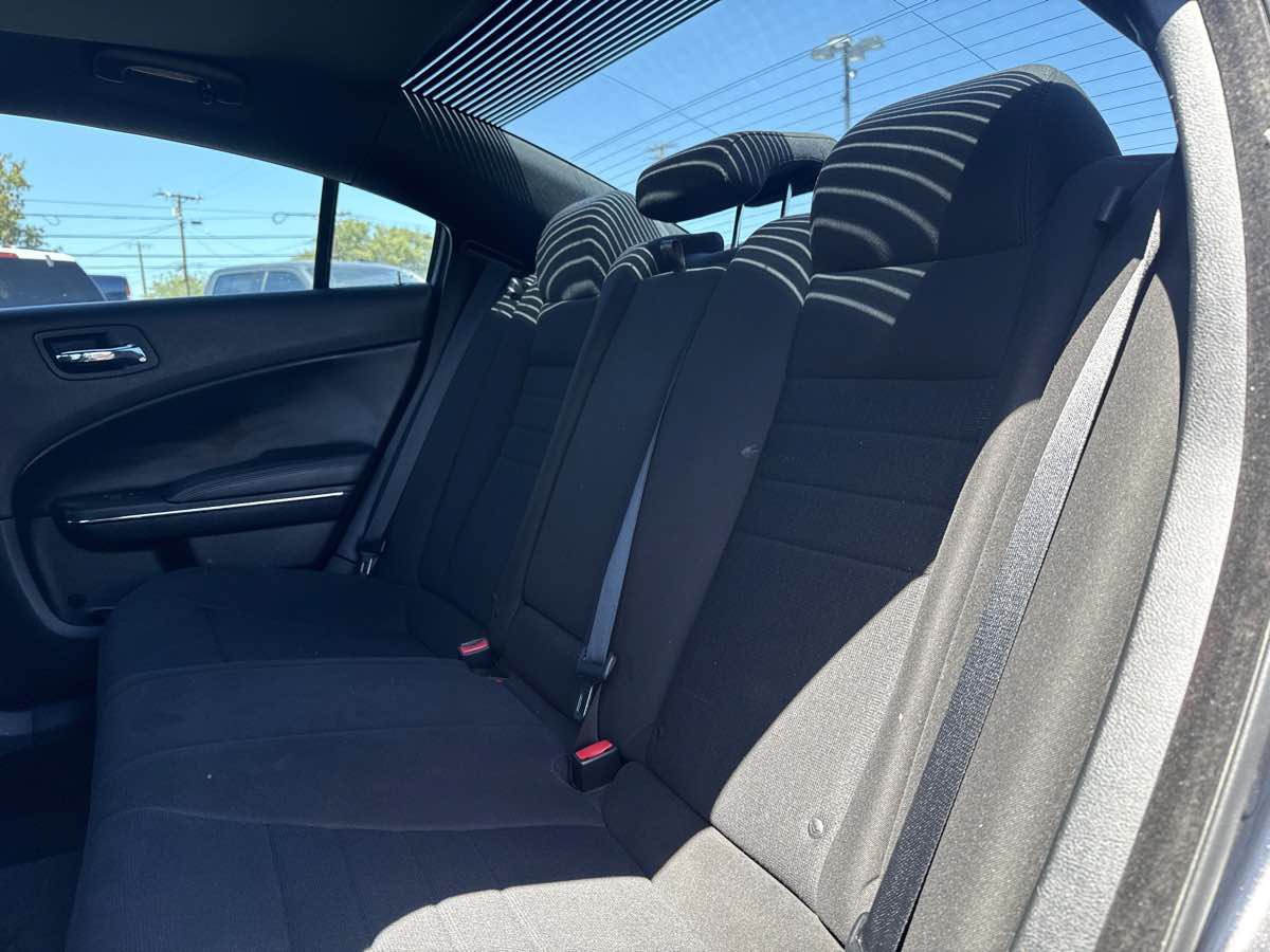 Used 2014 Dodge Charger SXT RWD image 11