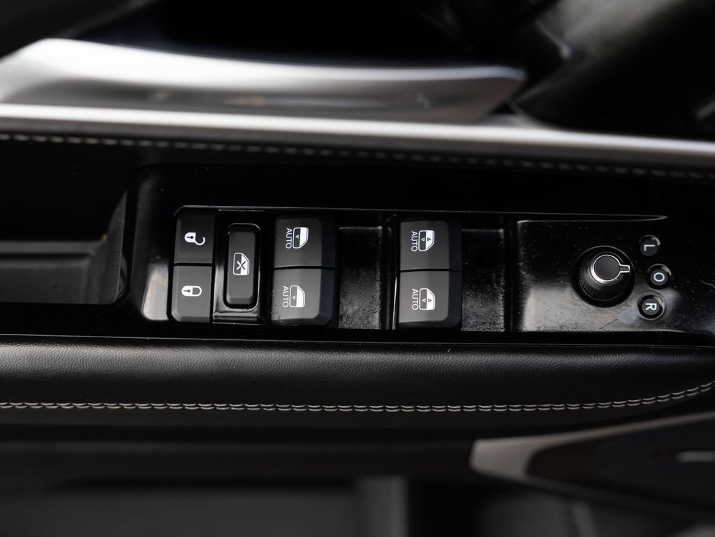 Used 2022 Jeep Wagoneer Series I AWD/4WD image 25