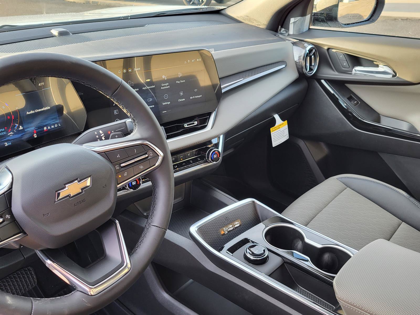 New 2026 Chevrolet Equinox LT w/ Convenience Package II FWD image 18