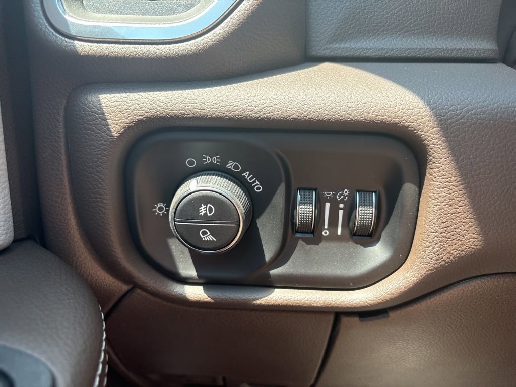 New 2025 RAM 2500 Laramie image 22