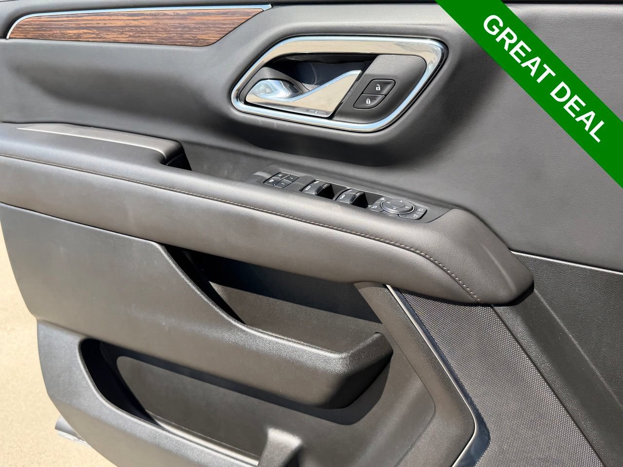 Used 2024 Chevrolet Suburban High Country w/ Premium Package AWD/4WD image 30