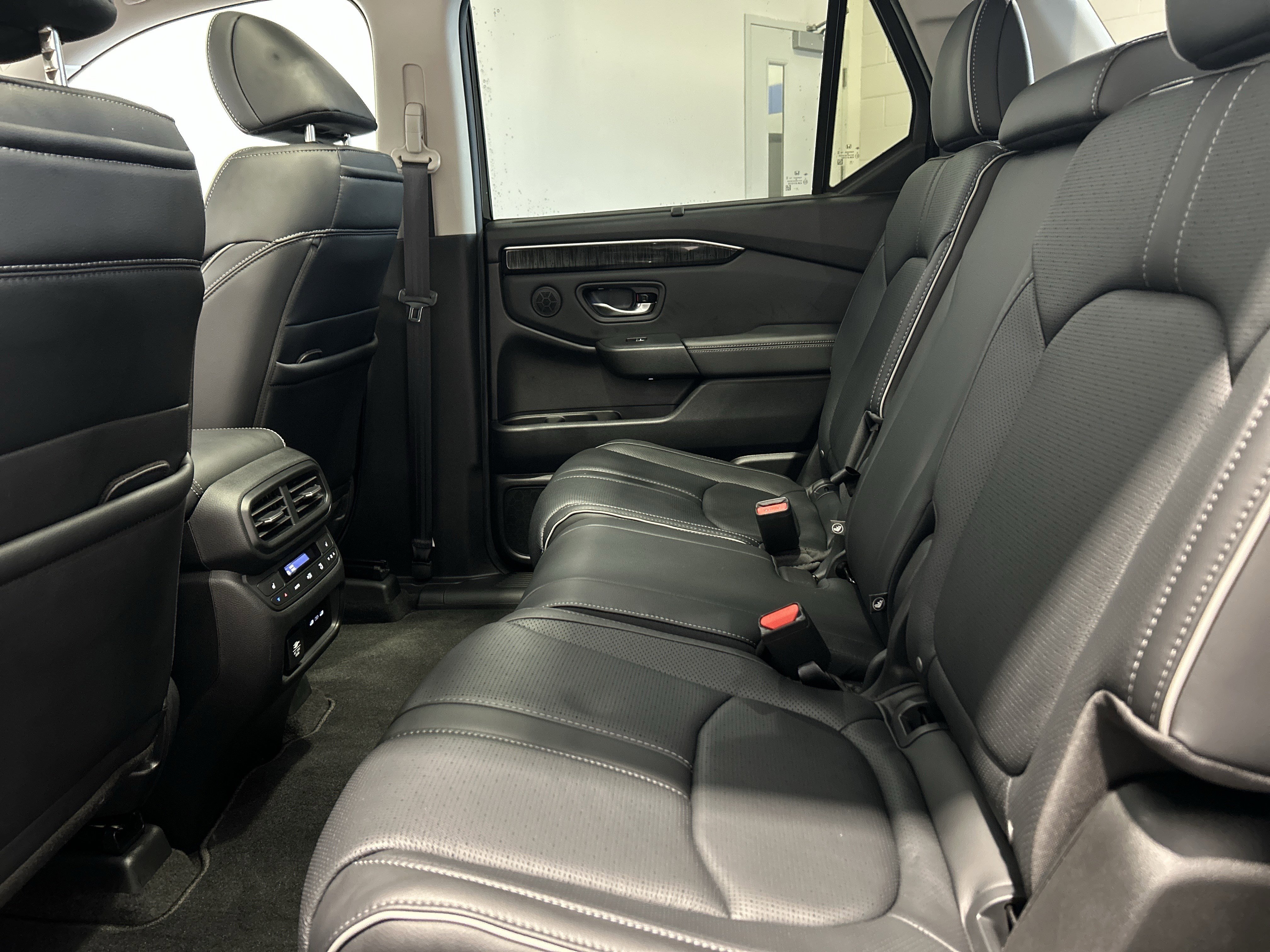 Certified 2024 Honda Pilot Elite image 26