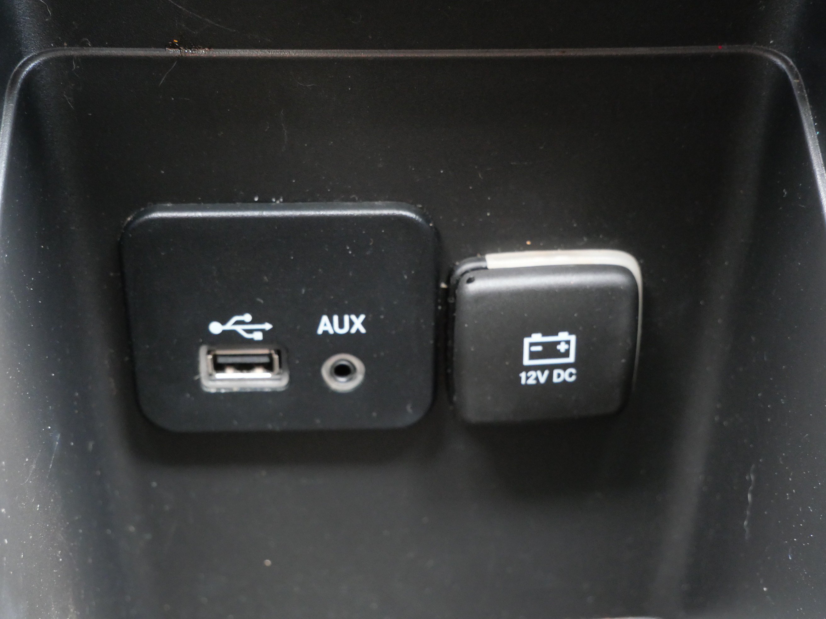 Used 2015 Chrysler 200 Limited w/ Convenience Group FWD image 33