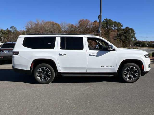 Used 2024 Jeep Wagoneer L Series III w/ Flexible Seating Group AWD/4WD image 13