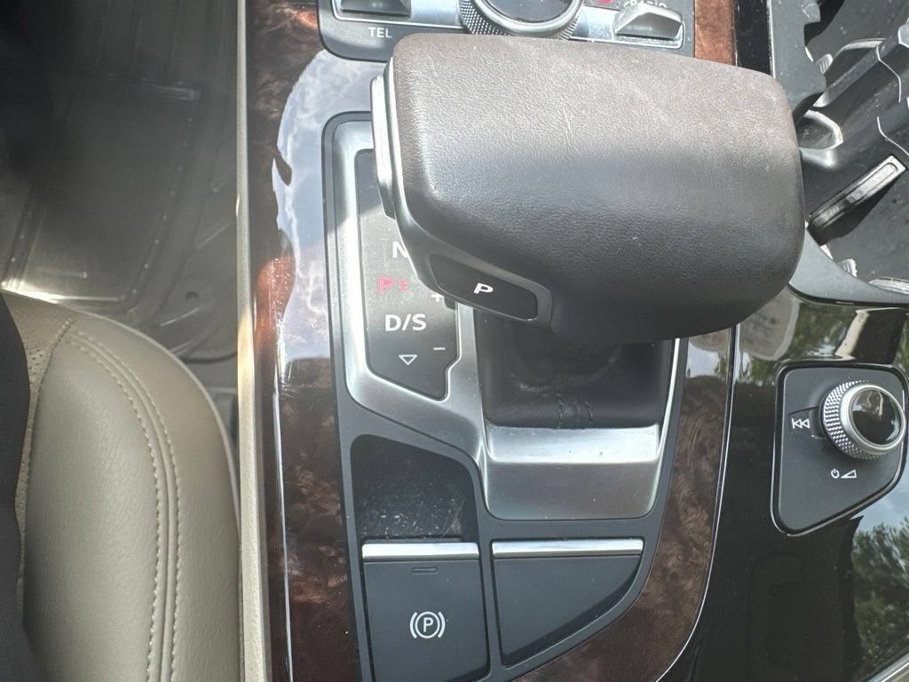 Used 2017 Audi Q7 3.0T Prestige AWD/4WD image 18