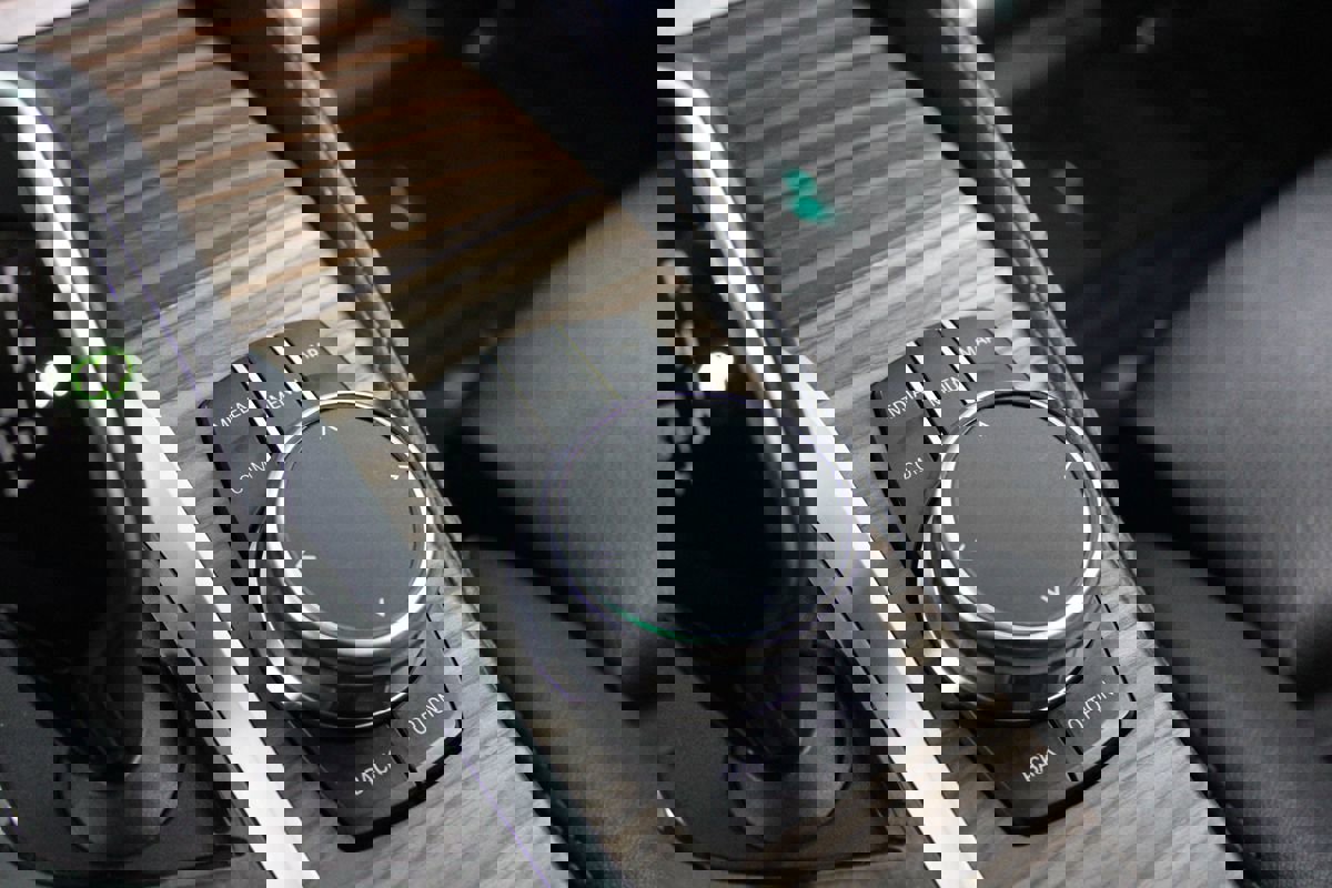 Used 2023 BMW 530e 530e w/ M Sport Package image 27