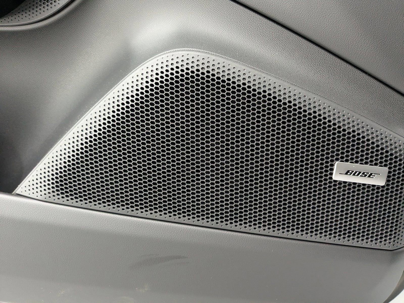 New 2026 Porsche Macan Electric image 23