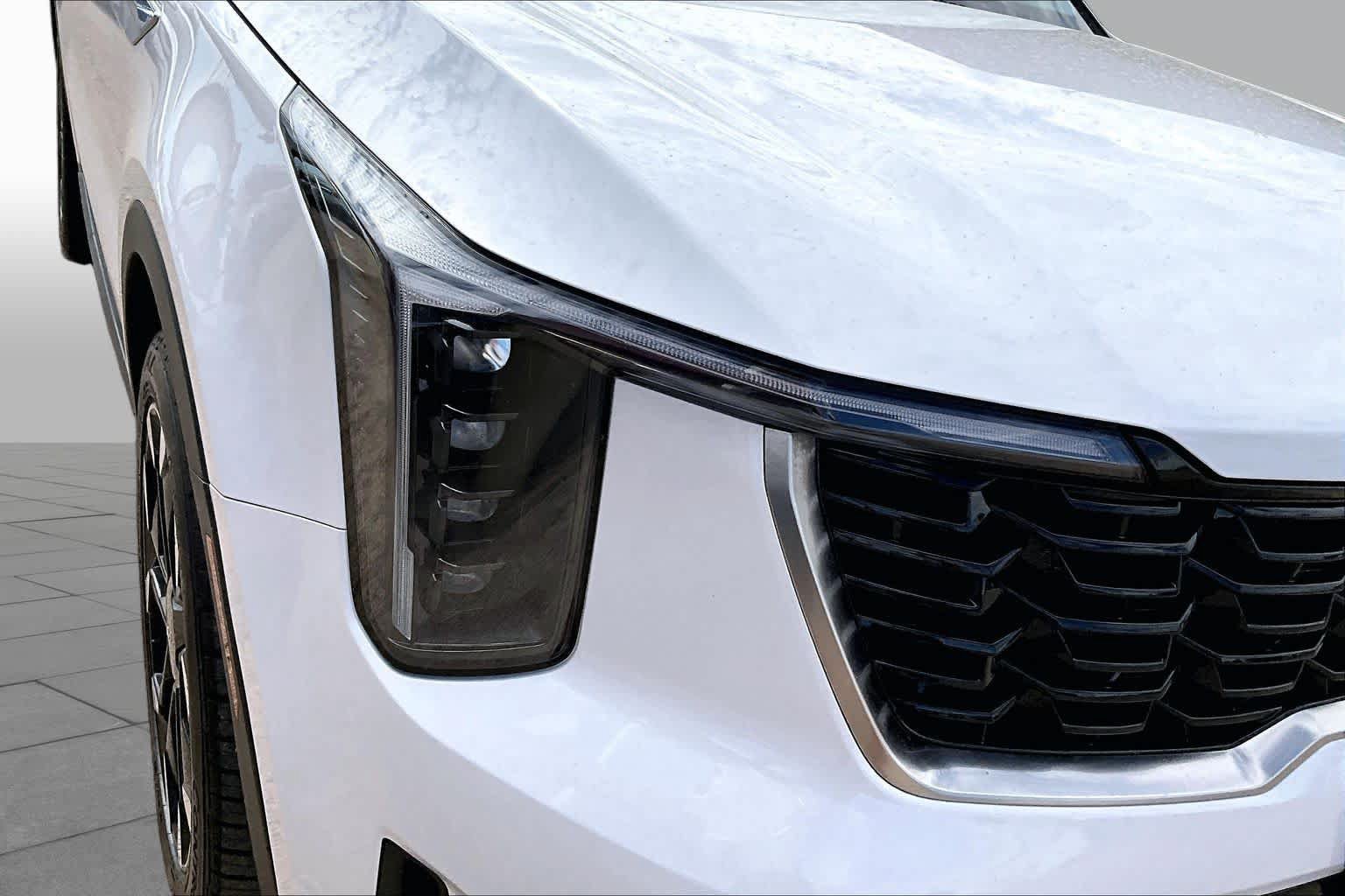 Certified 2025 Kia Sorento EX w/ Panoramic Sunroof Package FWD image 36