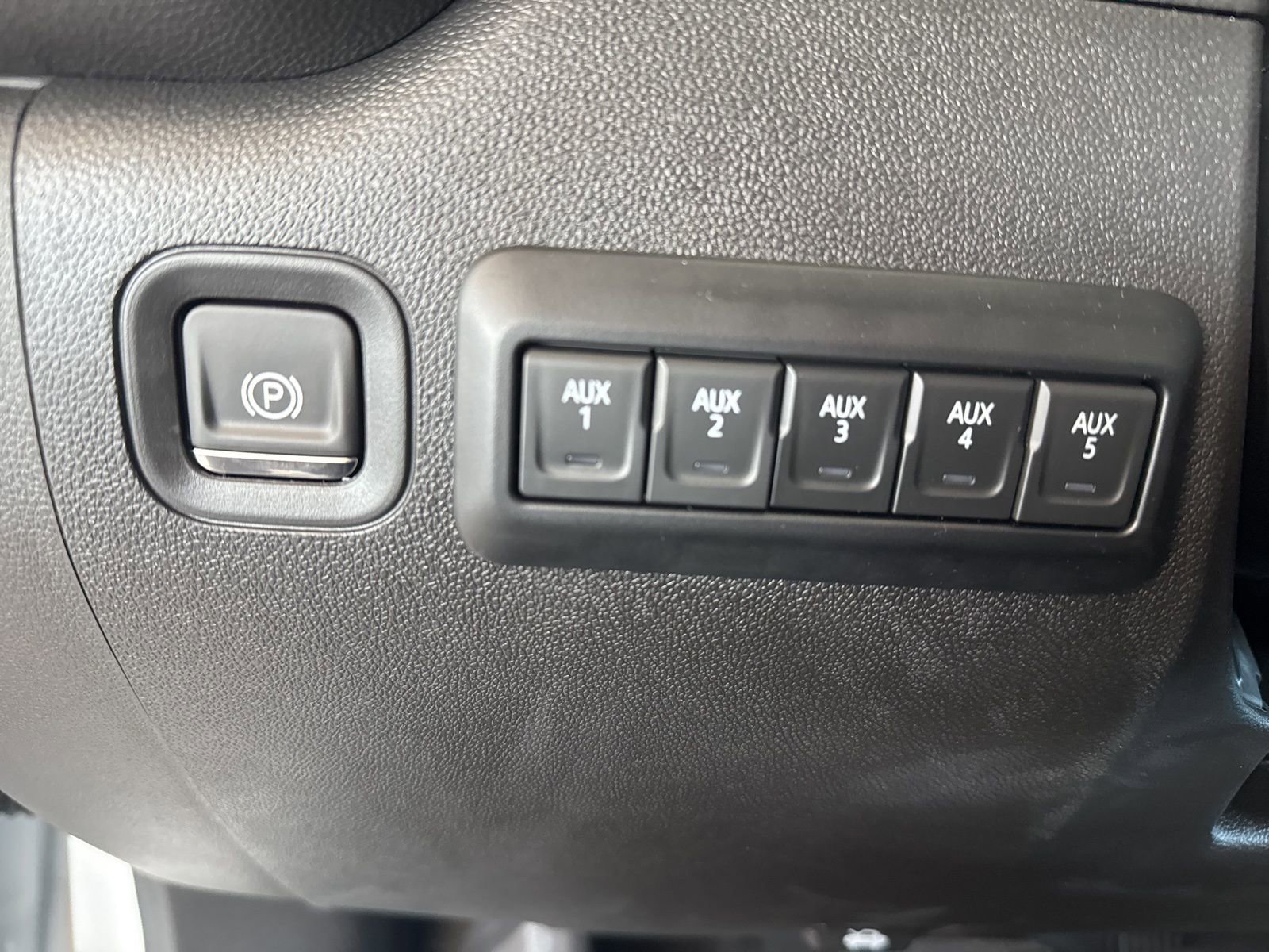 New 2025 Chevrolet Silverado 3500 W/T image 18