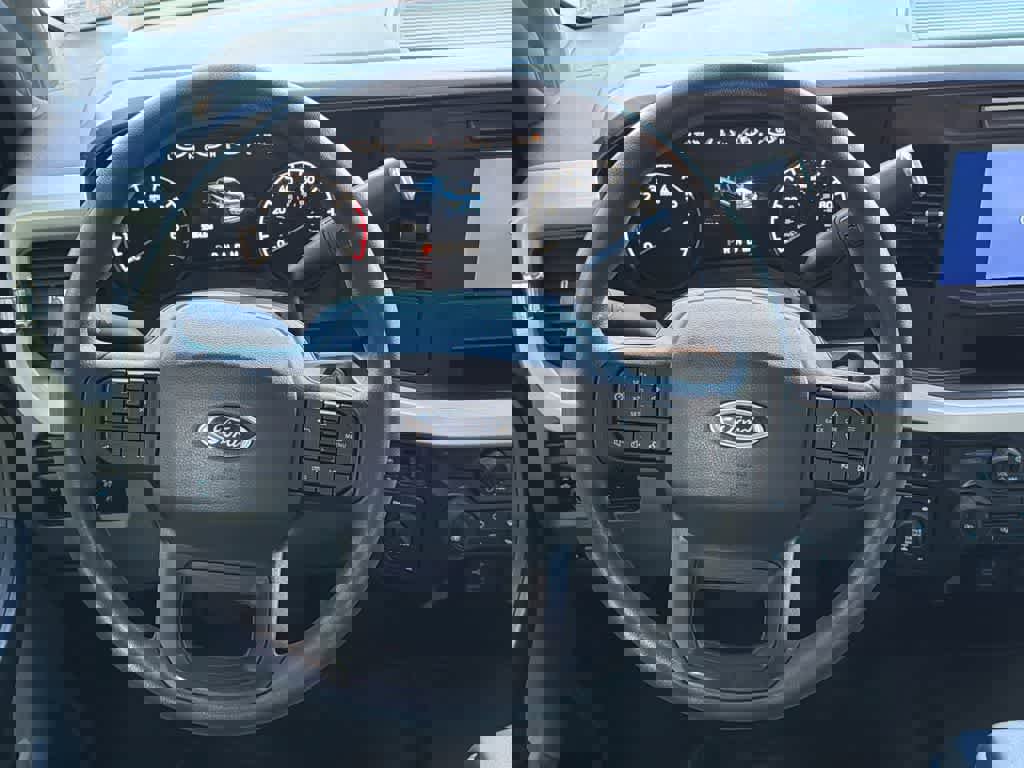 Used 2024 Ford F250 XL w/ XL Chrome Package image 9