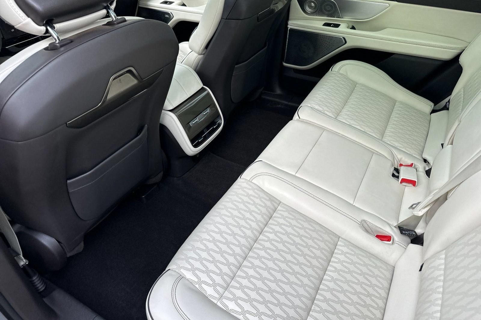 Used 2024 Lincoln Nautilus Black Label w/ Jet Appearance Package (87T) AWD/4WD image 14