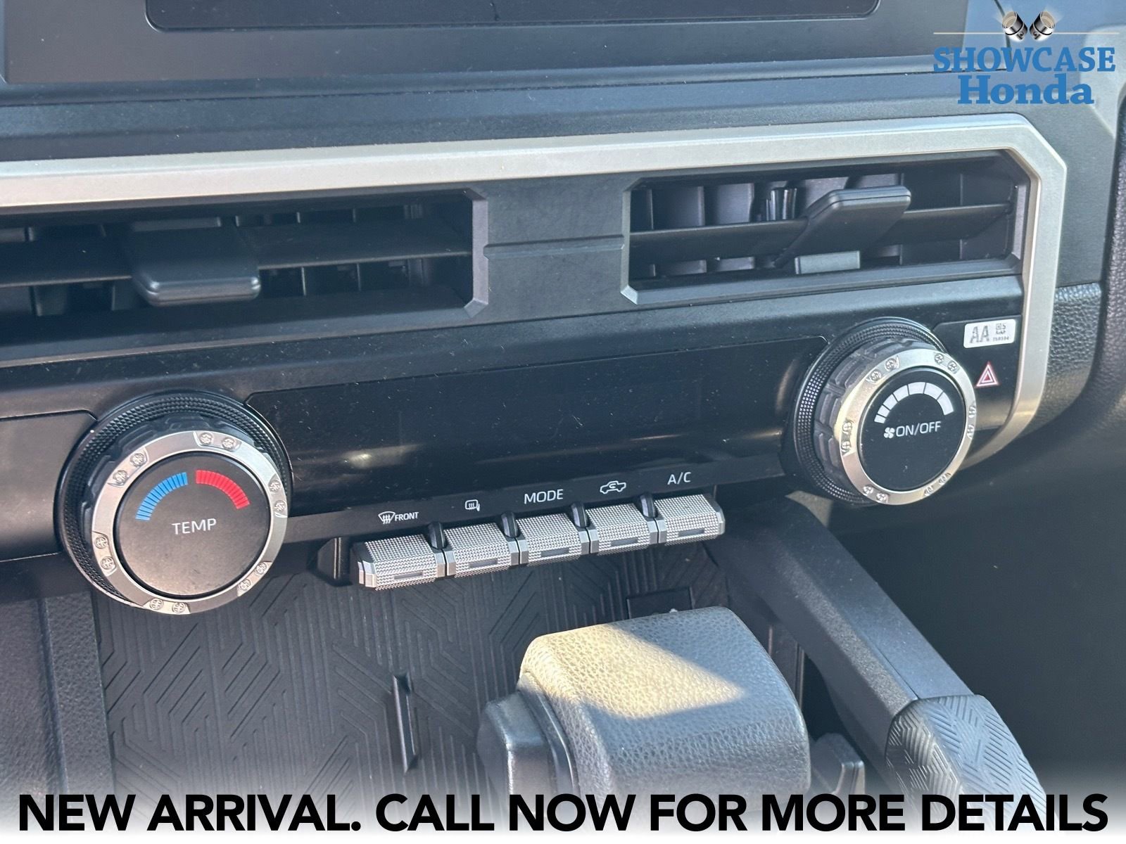 Used 2024 Toyota Tacoma SR image 10