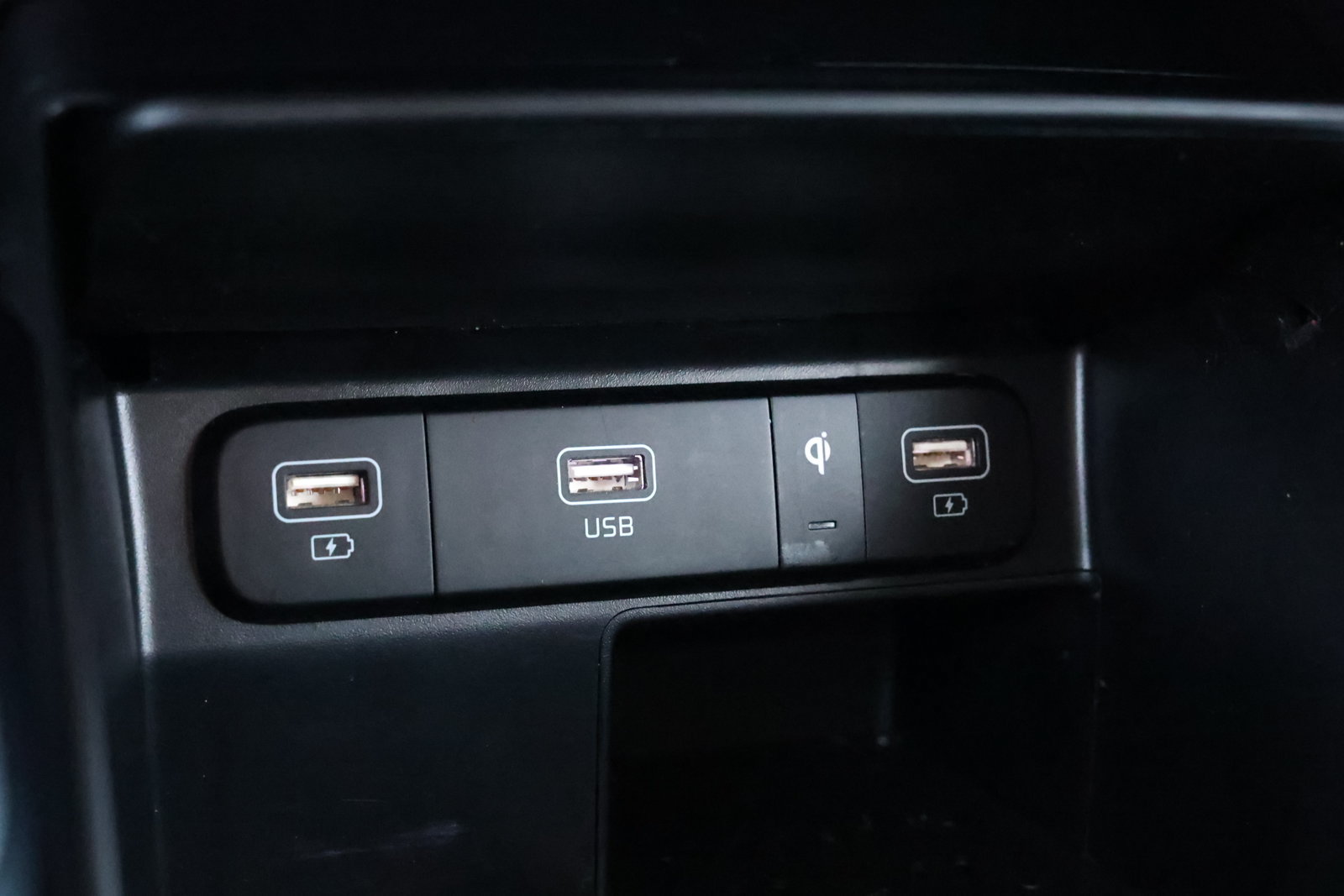 Used 2022 Kia Sorento EX w/ Panoramic Sunroof Package FWD image 24