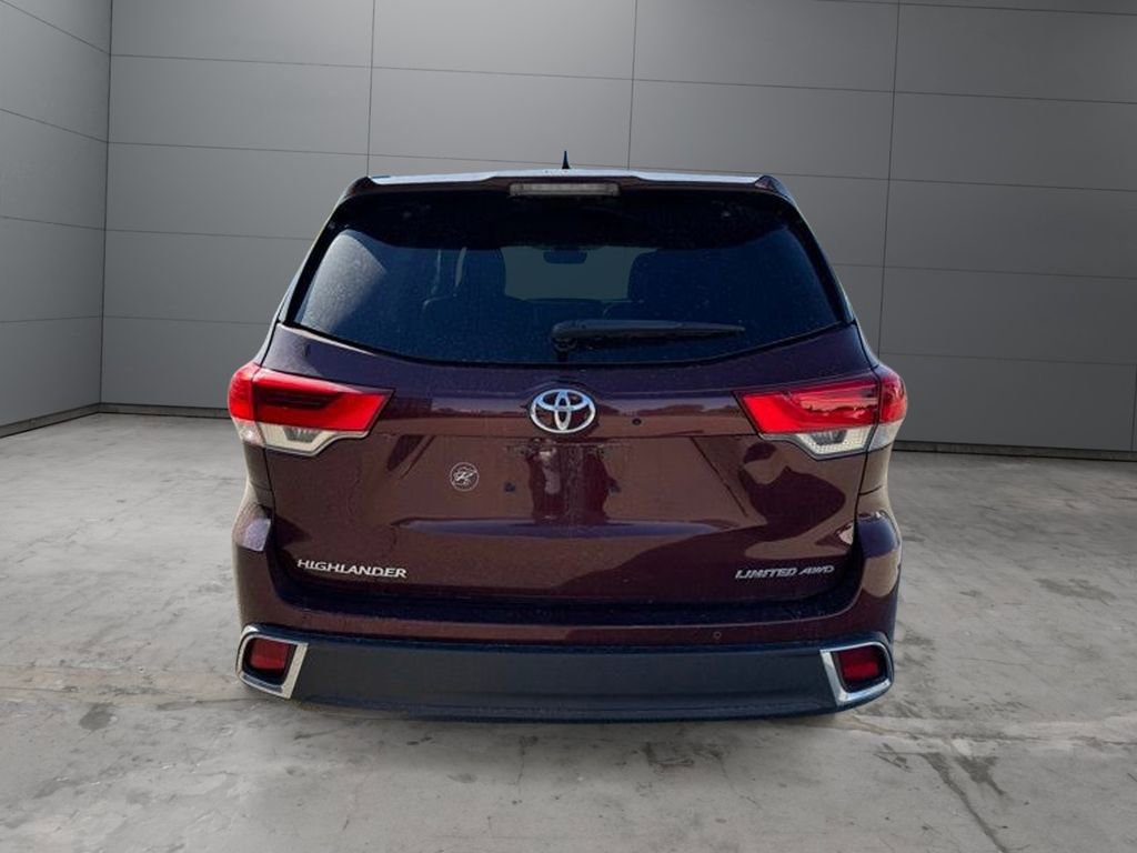 Certified 2018 Toyota Highlander Limited w/ Carpet Mat Package (TMS) AWD/4WD image 16