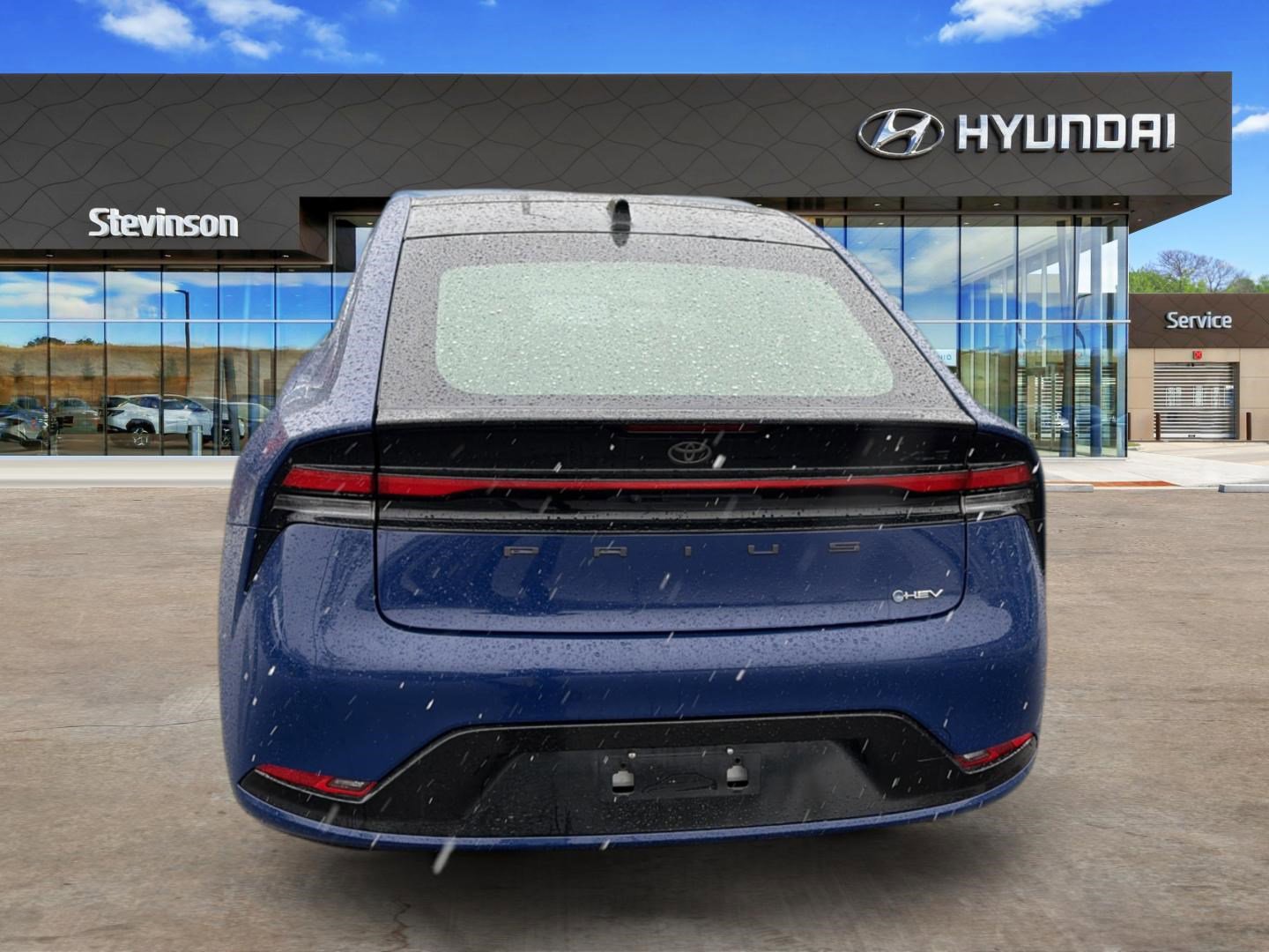 Used 2025 Toyota Prius XLE FWD image 6