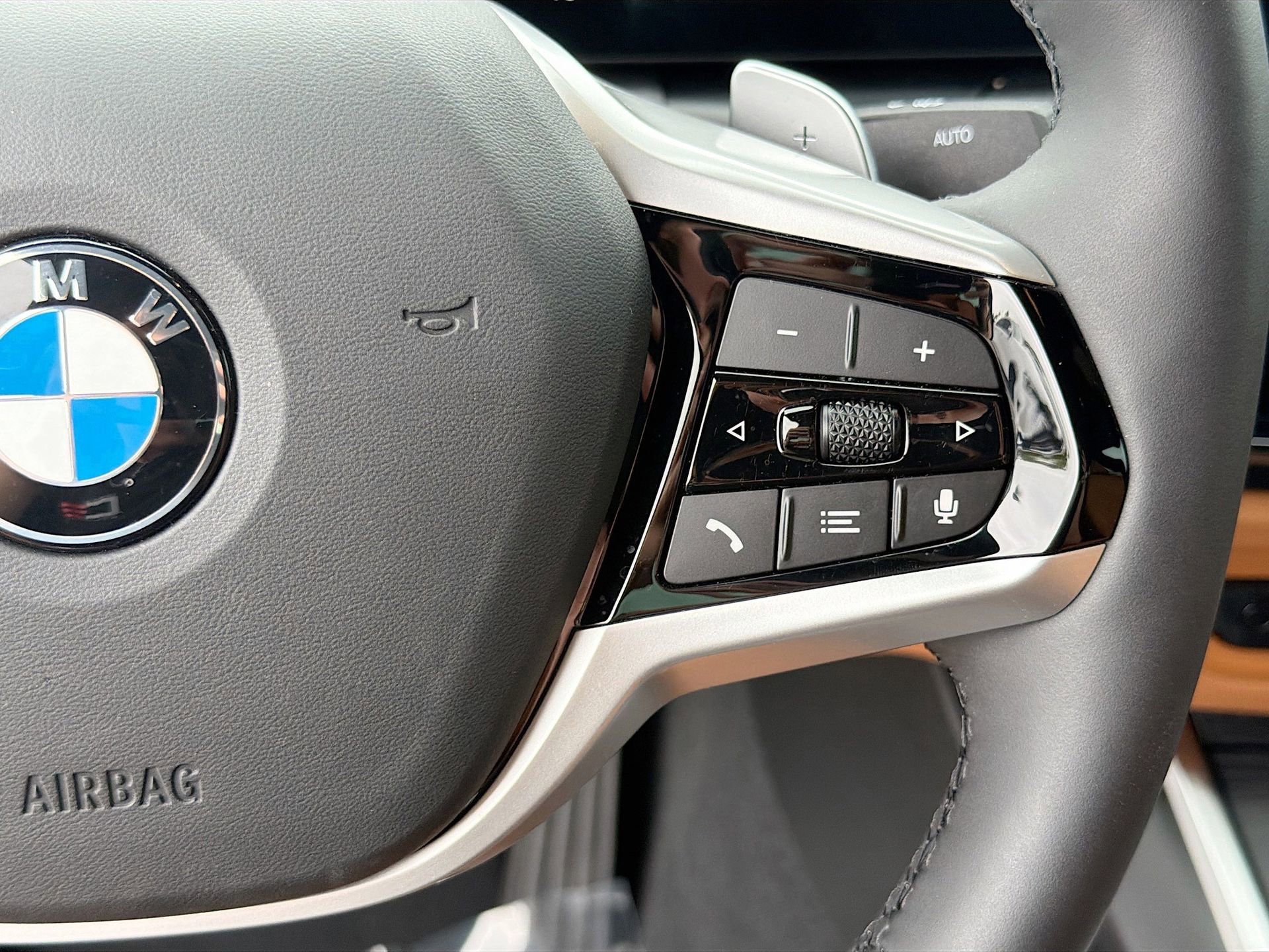 New 2025 BMW 330i xDrive Sedan w/ Convenience Package image 37