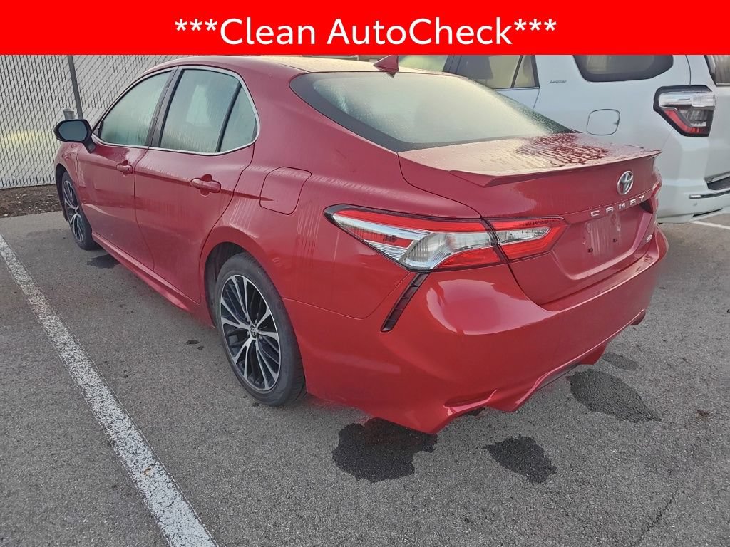Used 2020 Toyota Camry SE w/ Convenience Package FWD image 4