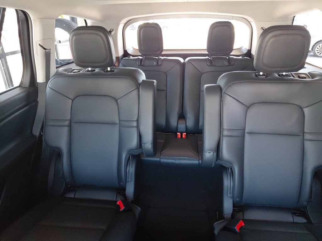 New 2026 Lincoln Aviator AWD image 23