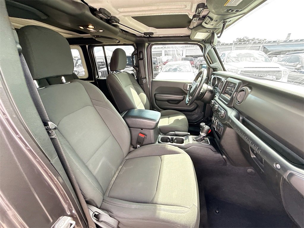 Used 2021 Jeep Wrangler Unlimited Sport image 31