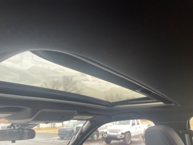 Used 2022 Nissan Frontier PRO-4X image 9