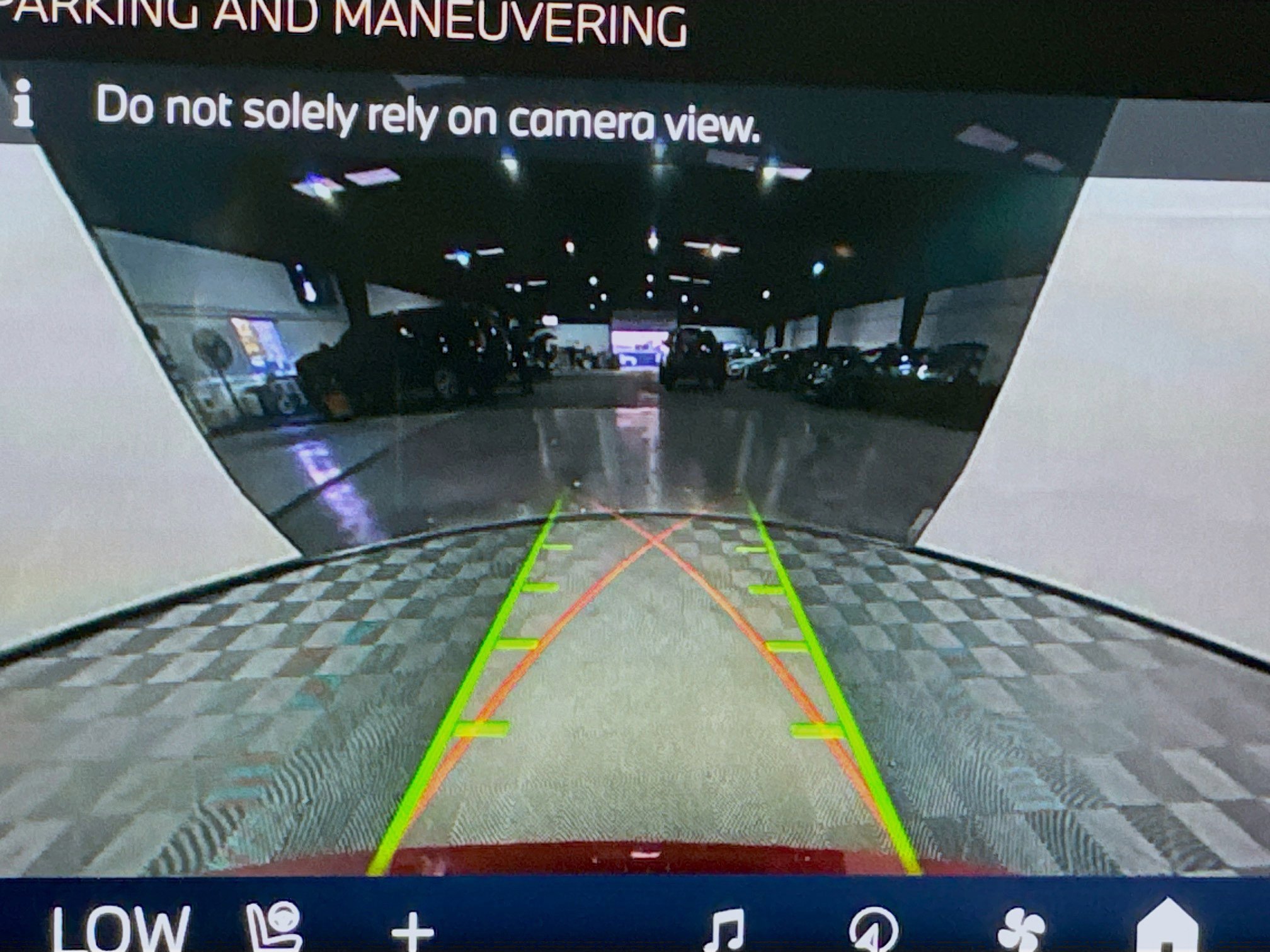 Used 2025 BMW 230i Coupe w/ Premium Package image 18