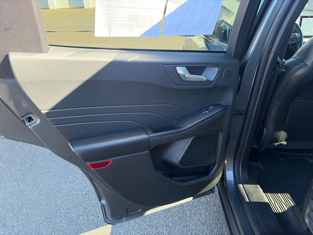Used 2023 Ford Escape SE w/ PHEV Premium Package FWD image 13